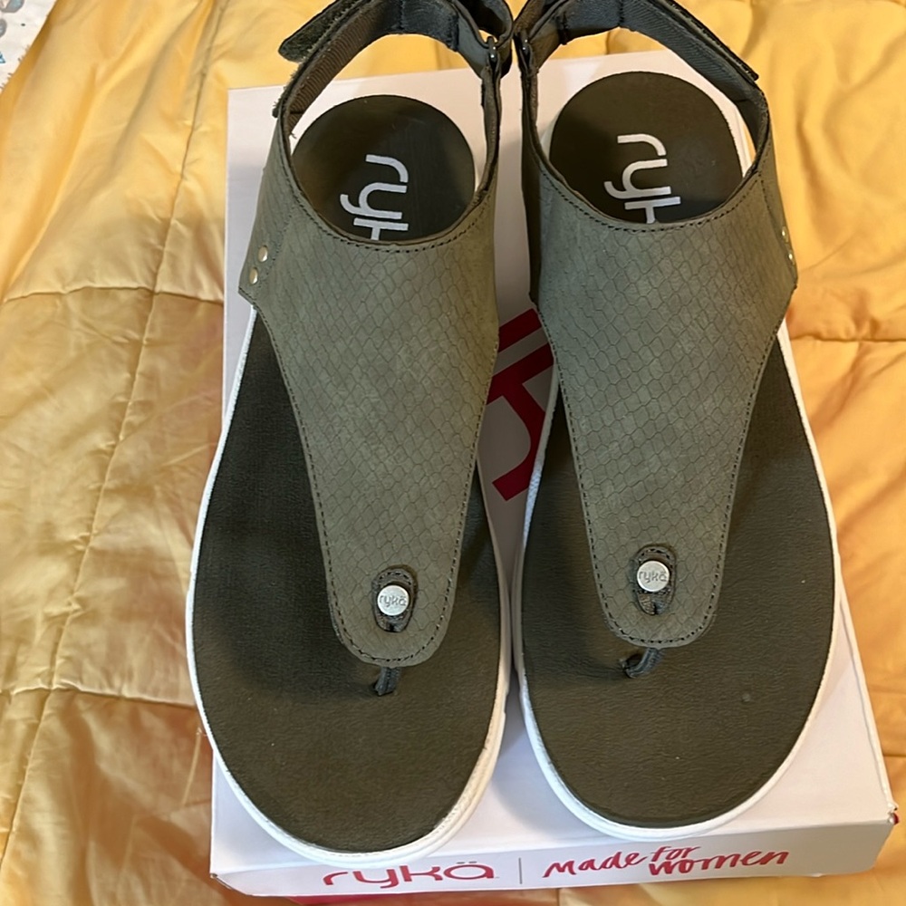 Ryka sandals 9M NIB